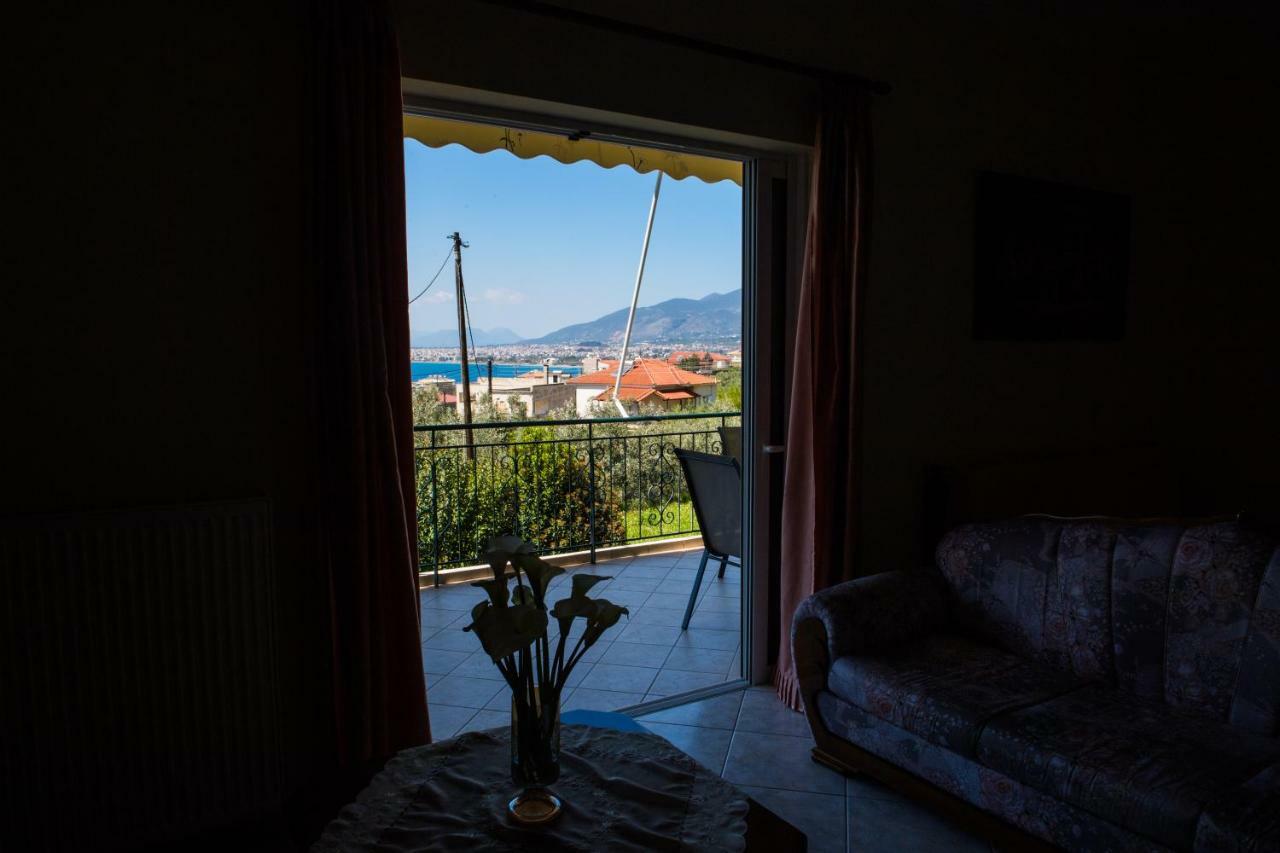 Vithos Apartment Каламата Экстерьер фото